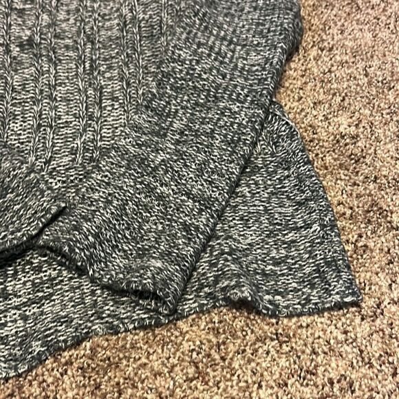 Derek Heart Grey and Black Turtle Neck - Picture 3 of 6